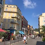Appartement en plein cœur de vieille Nice